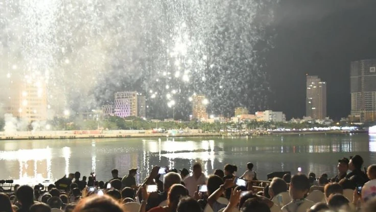 Trải nghiệm 4G Viettel tại lễ hội pháo hoa Đà Nẵng