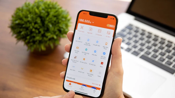 Tiết kiệm hóa đơn điện nước mùa giãn cách nhờ thanh toán qua ví điện tử
