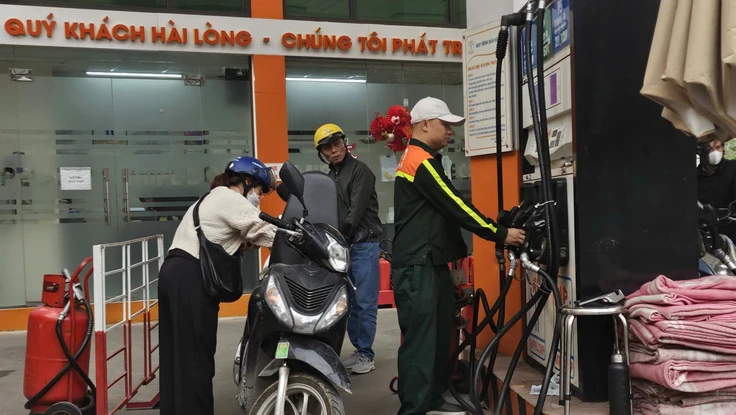 Giám sát không để xảy ra tình trạng dừng bán xăng dầu không lý do