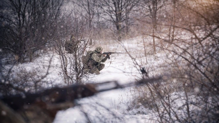 Chiến sự Nga-Ukraine 5-1: UAV tấn công Moscow, Nga đóng cửa loạt sân bay; UAV Nga "săn" bộ binh Ukraine tại Kupyansk