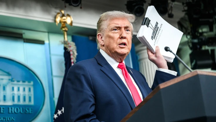 Ông Trump ký sắc lệnh áp thuế những nước cung cấp dầu cho Cuba