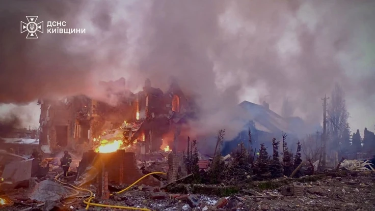 Chiến sự Nga-Ukraine 23-2: Hàng trăm UAV và tên lửa dồn dập tấn công Ukraine; Tiết lộ thời gian, địa điểm đàm phán Nga-Mỹ-Ukraine tiếp theo