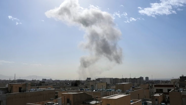 NÓNG: Israel-Mỹ đánh phủ đầu, Iran phản công