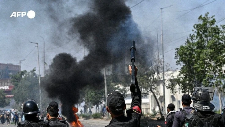 Biểu tình phản đối Mỹ lan rộng ở Pakistan, Iraq, thương vong lớn