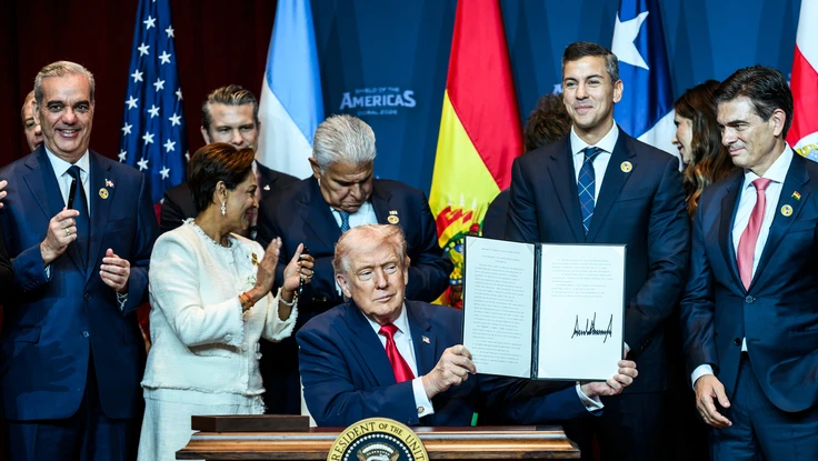 Ông Trump: Chiến sự với Iran sẽ kết thúc rất sớm, sẽ tạm nới trừng phạt dầu