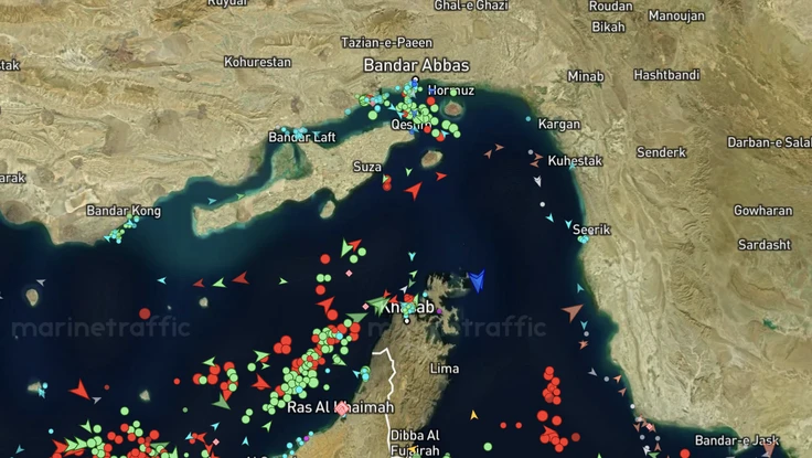 Eo biển Hormuz hỗn loạn, đàm phán khó đoán