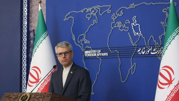 Iran nói về đàm phán, tính thu phí ở eo biển Hormuz; Nga, ông Tập lên tiếng