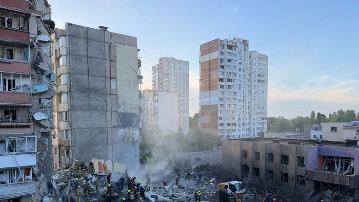 Chiến sự Nga-Ukraine 15-5: Đêm đẫm máu ở Kiev, 21 người thiệt mạng, 64 người bị thương và mất tích, ông Zelensky lệnh lên phương án đáp trả