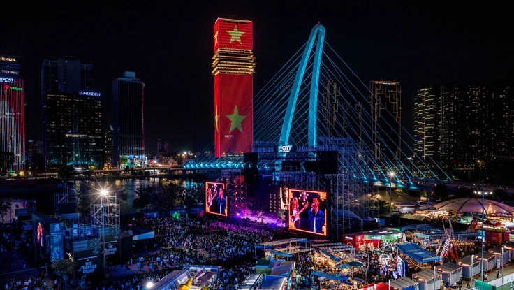 Hàng nghìn người dự 'Countdown night-City-Maze-ing' tại Hò Dô City Tết Fest 2025