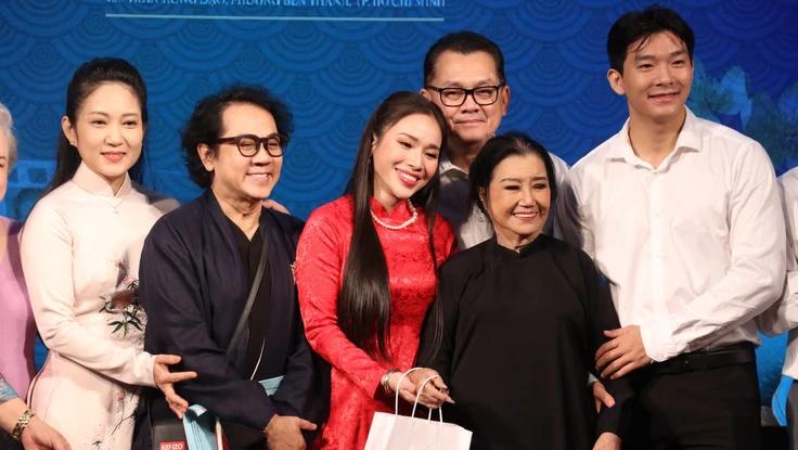 NSƯT Thành Lộc: 'Sự thuần Việt thấm vào chúng tôi là từ dòng kịch NSND Kim Cương'