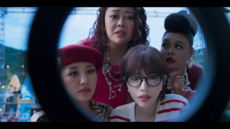 Phim Việt Tết Bính Ngọ vượt 409 tỉ đồng, 'Thỏ ơi!' áp đảo phòng vé