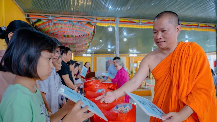 Vun từng hạt cát, gửi gắm bình an trong Tết Chôl Chnăm Thmây tại TP.HCM