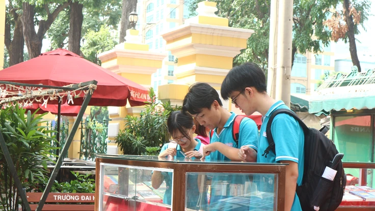 Trẻ khiếm thị lần đầu có không gian đọc riêng tại Hội sách Thiếu nhi TP.HCM