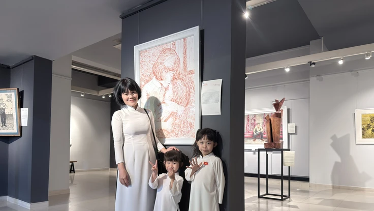 Khai mạc triển lãm 24 tác phẩm mỹ thuật về học tập và làm theo tư tưởng, đạo đức, phong cách Hồ Chí Minh