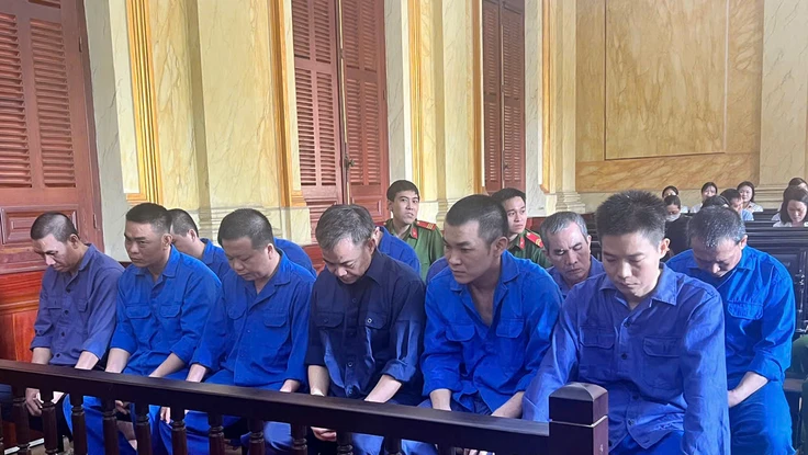 12 bảo vệ Khu Công nghệ cao TP.HCM hầu toà trong vụ ‘mua đường' cho xe đi vào giờ cấm