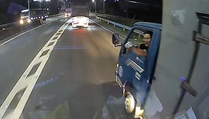 Truy tố 2 tài xế trong vụ “chuyến xe bão táp” gây náo loạn ở Đồng Tháp