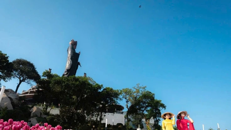 Gần 400.000 lượt khách đến Tây Ninh trong 6 ngày Tết