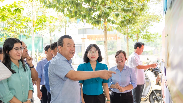 Phó Bí thư Tỉnh ủy Tây Ninh Phạm Hùng Thái kiểm tra công tác bầu cử tại xã Tân Thành