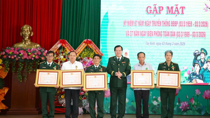 Tây Ninh: Trao 13 Huân chương Bảo vệ Tổ quốc tại lễ kỷ niệm 67 năm Bộ đội Biên phòng