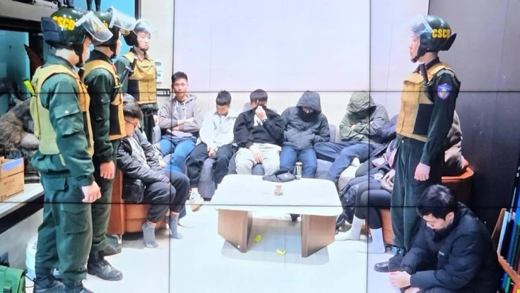 Từ vụ án Xôi Lạc TV: Chỉ xem phim, bóng đá trên web lậu thì có vi phạm?