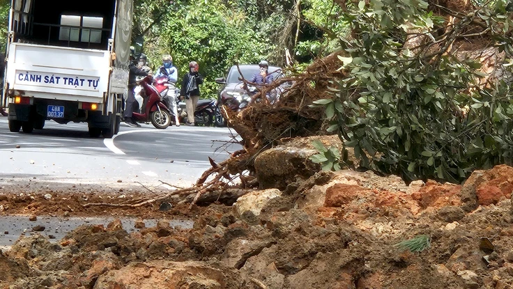 Đèo Prenn sạt lở nghiêm trọng, đi đường nào để đến - về Đà Lạt?