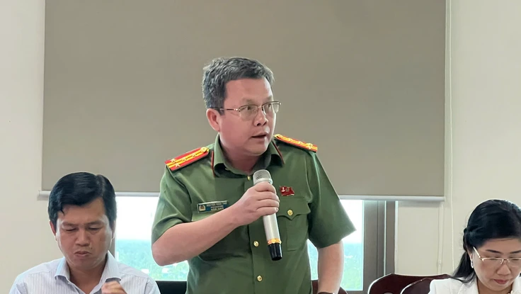 Triệt phá 2 đường dây tổ chức cho người nước ngoài xuất cảnh trái phép sang Campuchia