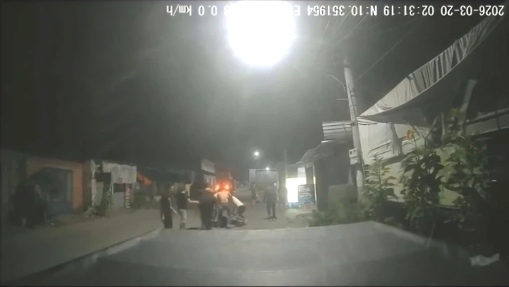 Rượt đuổi, đập phá ô tô vì hiểu lầm khi mua bán sầu riêng