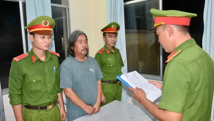 Bắt tạm giam người đàn ông phóng hỏa làm cha ruột và 1 người khác tử vong