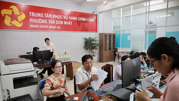 TP.HCM tạm dừng tiếp nhận công chức cấp xã trong thời gian sắp xếp, điều động nhân sự