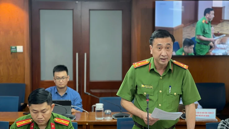 Sau vụ cháy 4 người tử vong, hơn 1.200 hộ dân TP.HCM tháo dỡ 'chuồng cọp'