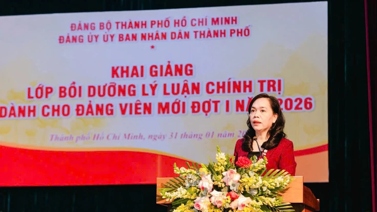 Đảng ủy UBND TP.HCM khai giảng lớp bồi dưỡng lý luận chính trị cho gần 890 đảng viên mới