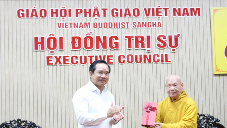 Chủ tịch TP.HCM: Trân trọng những đóng góp 'không để ai bị bỏ lại phía sau' của Phật giáo