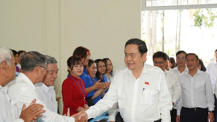 Chùm ảnh: Chủ tịch Quốc hội Trần Thanh Mẫn tiếp xúc cử tri tại TP.HCM trước thềm bầu cử