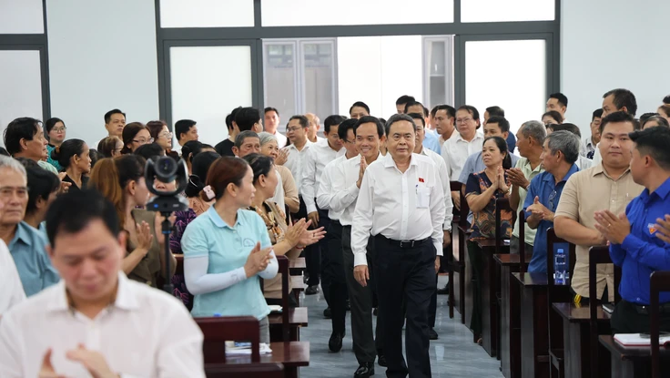 Chủ tịch Quốc hội Trần Thanh Mẫn tiếp xúc cử tri tại TP.HCM