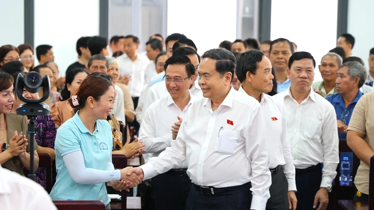 Chủ tịch Quốc hội Trần Thanh Mẫn tiếp xúc cử tri tại TP.HCM