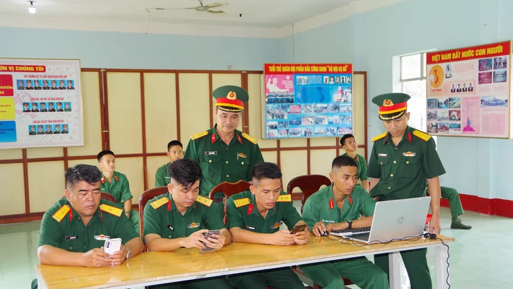 Phát triển năng lực ‘miễn dịch tư tưởng’ của ‘chiến sĩ số’ ở đơn vị cơ sở