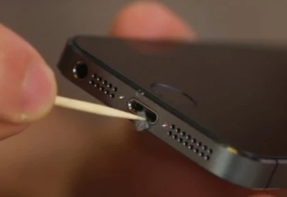 Cảnh báo cho những ai lười vệ sinh smartphone