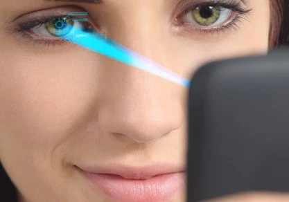 Smartphone quét võng mạc đầu tiên đã xuất hiện 