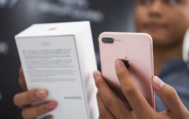 iPhone khóa mạng giảm giá cực 'sốc' 