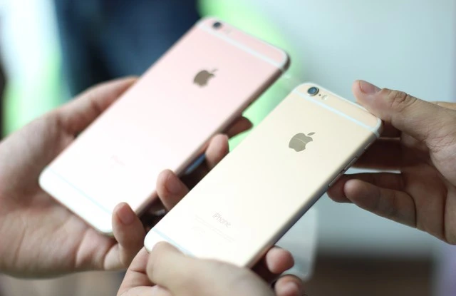 iPhone quốc tế lên ngôi sau sự cố SIM ghép bị khóa