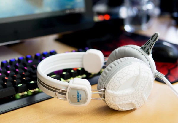 Mẫu tai nghe chơi game giá rẻ kết hợp đèn LED RGB