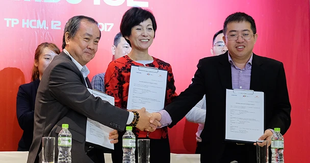 Mua smartphone cao cấp với mức giá rẻ hơn 8 triệu đồng