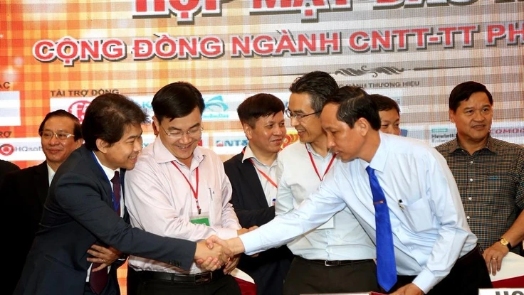 Đẩy mạnh phát triển TP thông minh và nhân lực CNTT