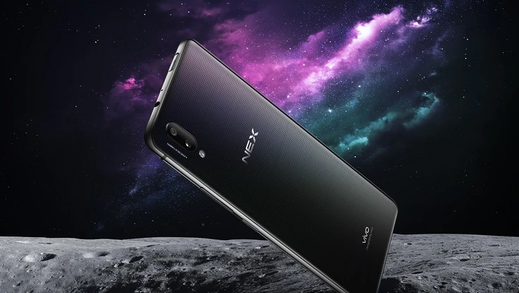 Xuất hiện mẫu smartphone tràn viền với cụm camera siêu độc