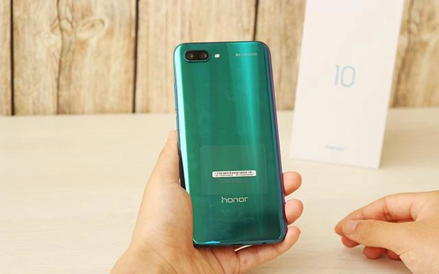 5 lý do khiến Honor 10 Phantom Green hút khách