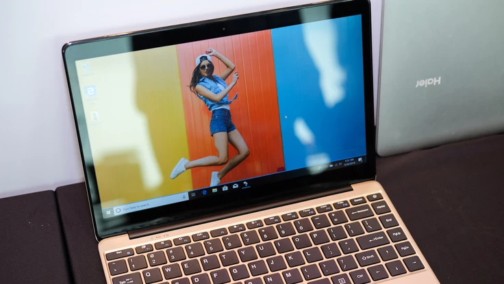 2 mẫu laptop giá rẻ 5,5 triệu đồng dành cho sinh viên