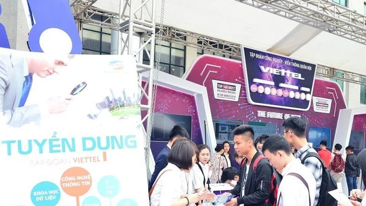 Viettel trả lương khởi điểm 1.000 USD cho nhân sự CNTT