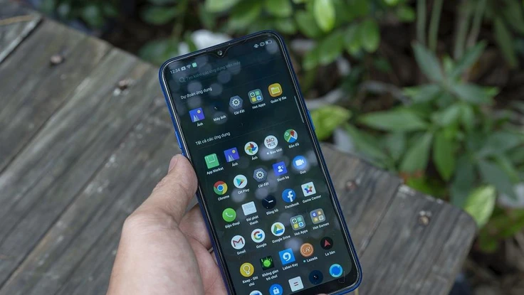 Lộ diện smartphone giá rẻ với họa tiết bắt mắt