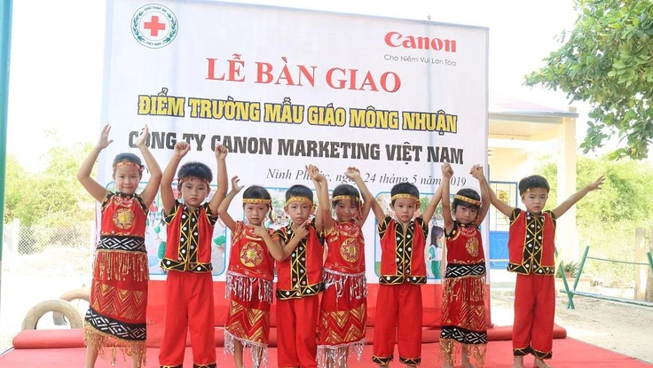 Canon trao tặng phòng học mới cho các trường mầm non khó khăn 