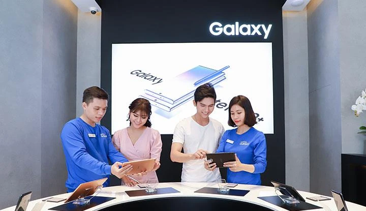 Lý do khiến người dùng 'móc hầu bao' mua bộ đôi S10/S10+